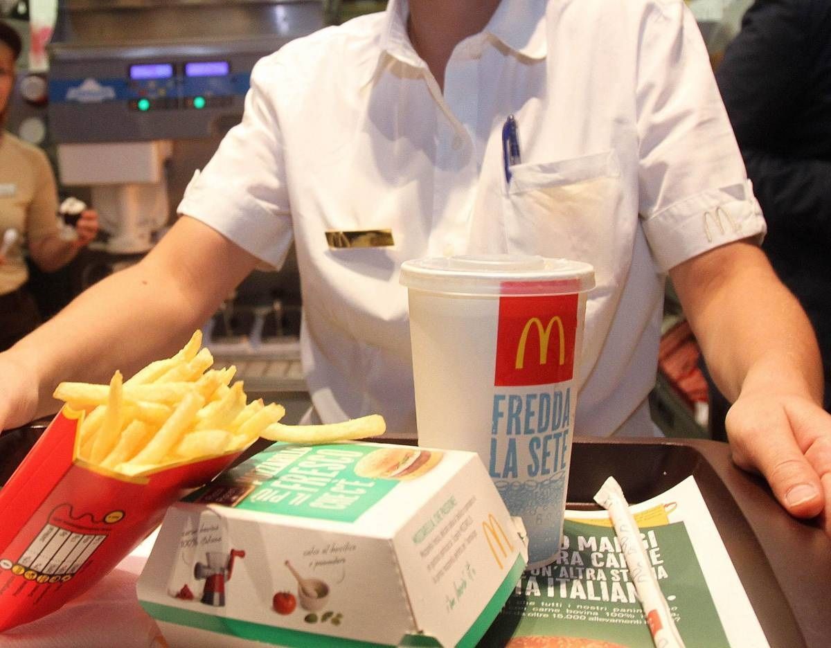Quanto guadagna un dipendente di Mc Donalds? Stipendio, orari, livelli