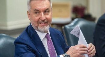 Chi è Lorenzo Guerini? Vita privata, curriculum, Renzi, moglie