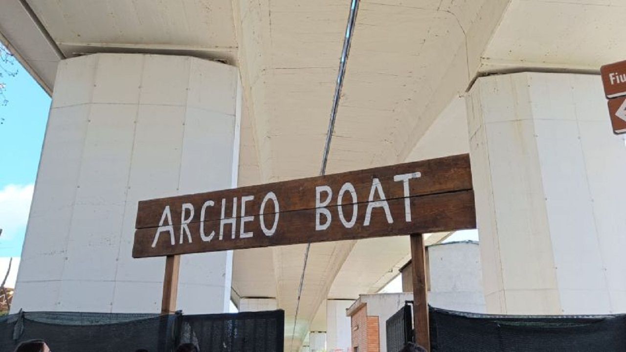 Archeo Boat