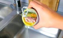 Olio del tonno in scatola non buttarlo nel lavello